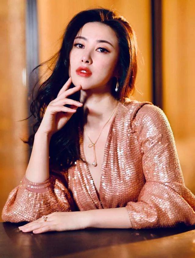 中国女明星最新颜值排行榜100名（全球最美面孔100强榜的中国大陆女星）