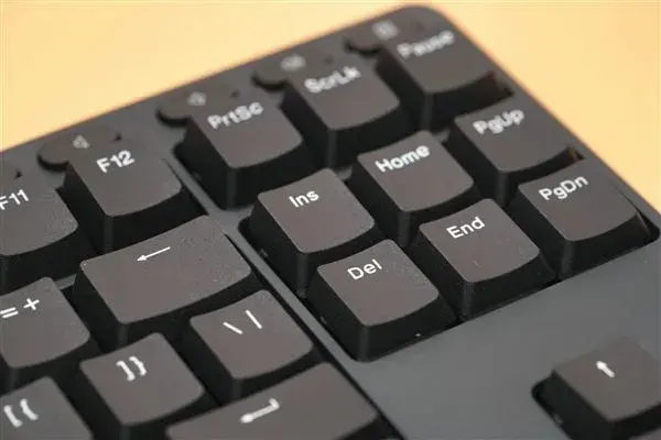 电脑键盘打不了字按哪个键恢复（win7 10笔记本台式电脑键盘失灵锁住了怎么解锁） 5
