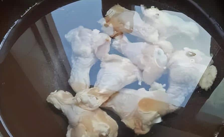 四川口水鸡的制作方法和配料（简单正宗口水鸡的酱料怎么调） 3