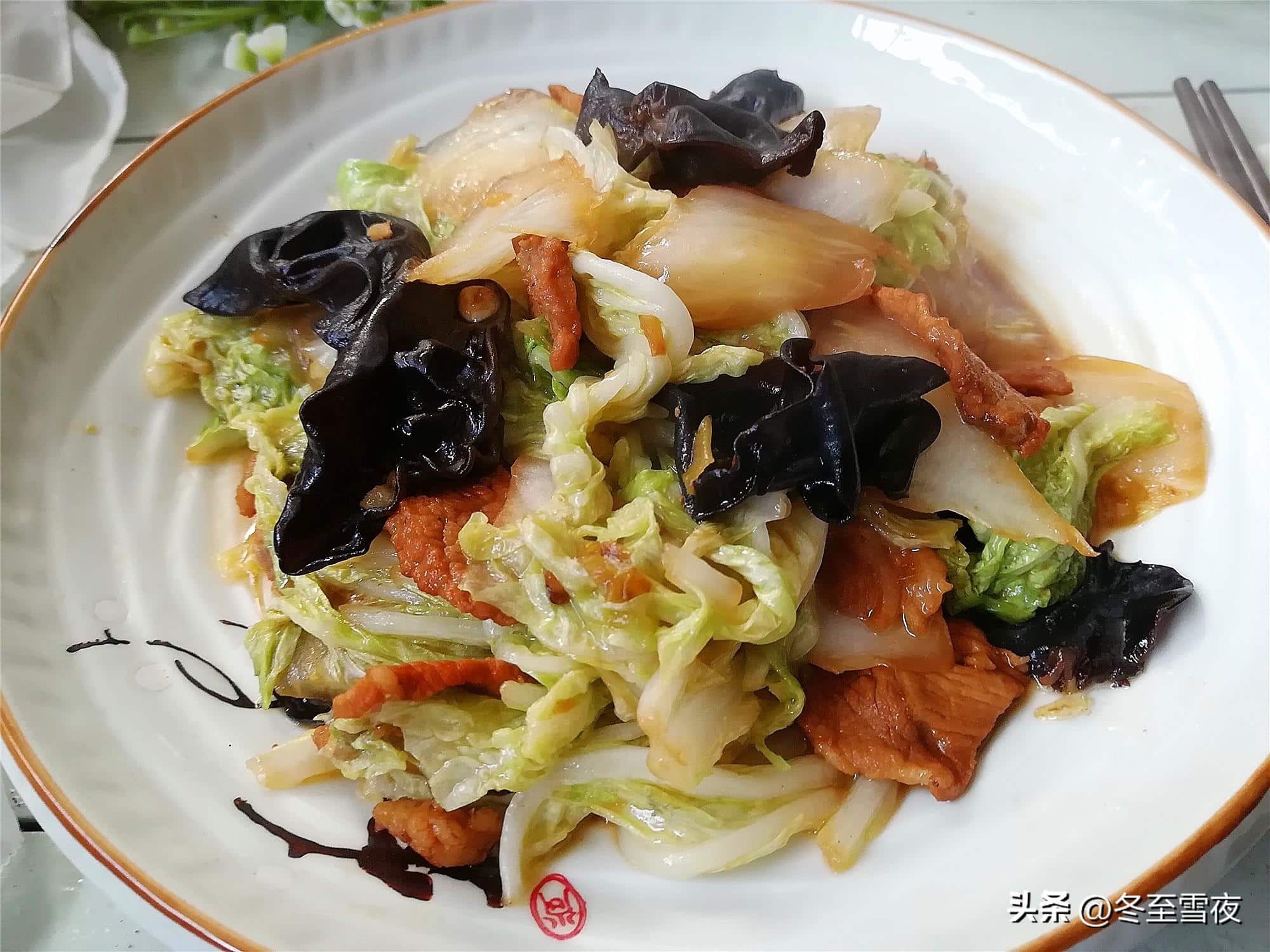 大白菜怎么做好吃的家常做法（10种简单好吃的花样吃法大全酸溜,清炒,酸辣,干煸）