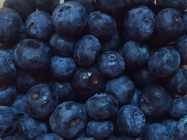 为什么蓝色的水果很少见（自然界水果有哪些不常见图片） 7